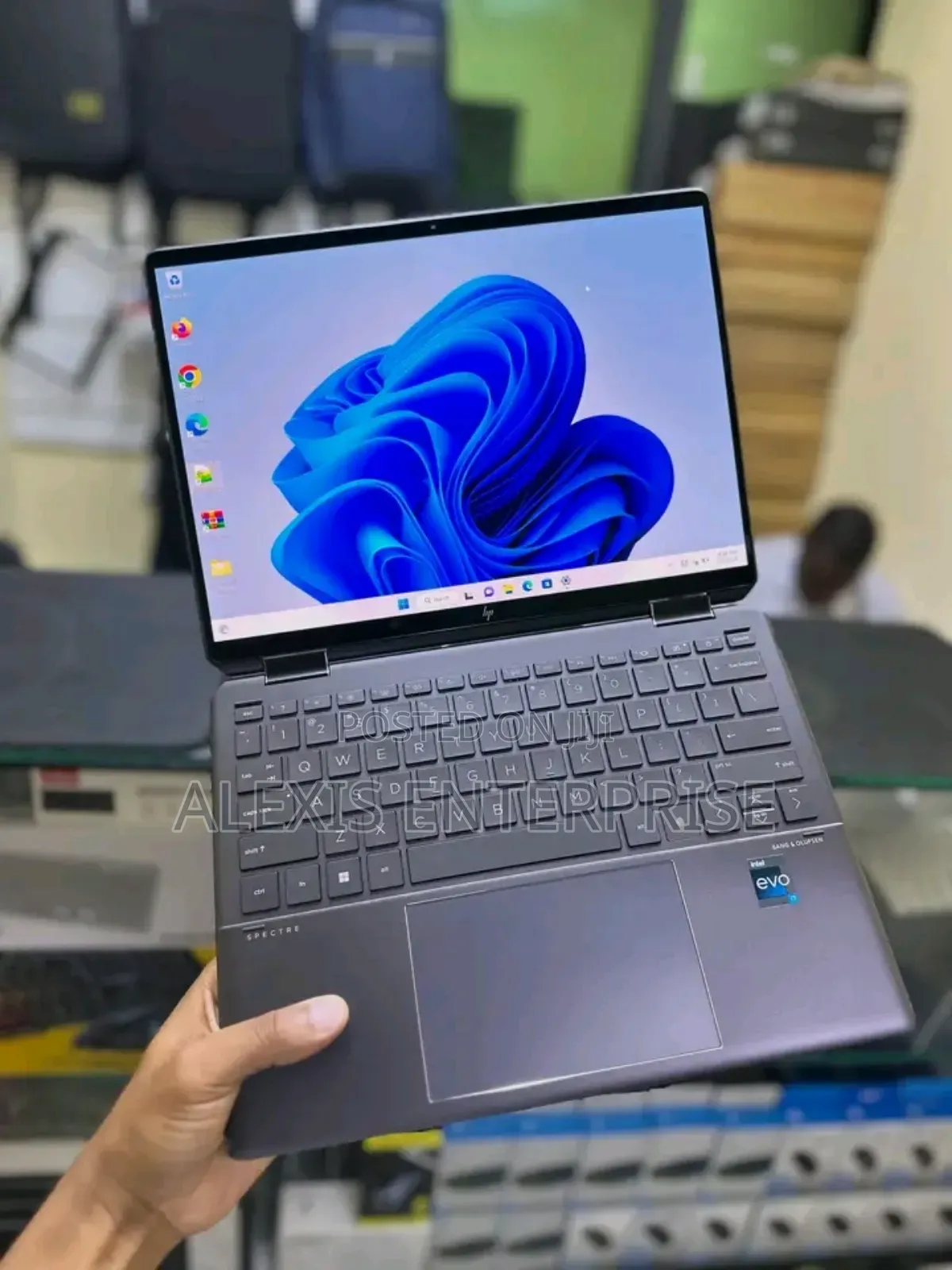New Laptop HP Spectra 13 16GB Intel Core i7 SSD 1T
