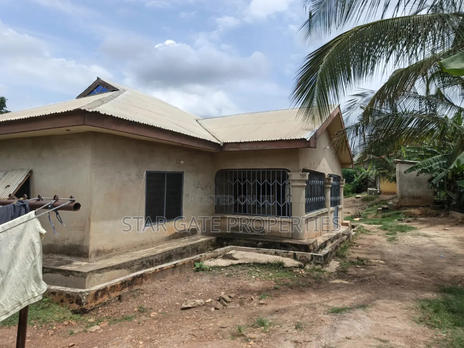 6bdrm House in Ejisu Dwenease, Kumasi Metropolitan for sale