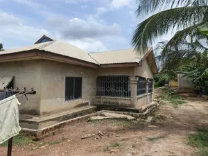 6bdrm House in Ejisu Dwenease, Kumasi Metropolitan for sale