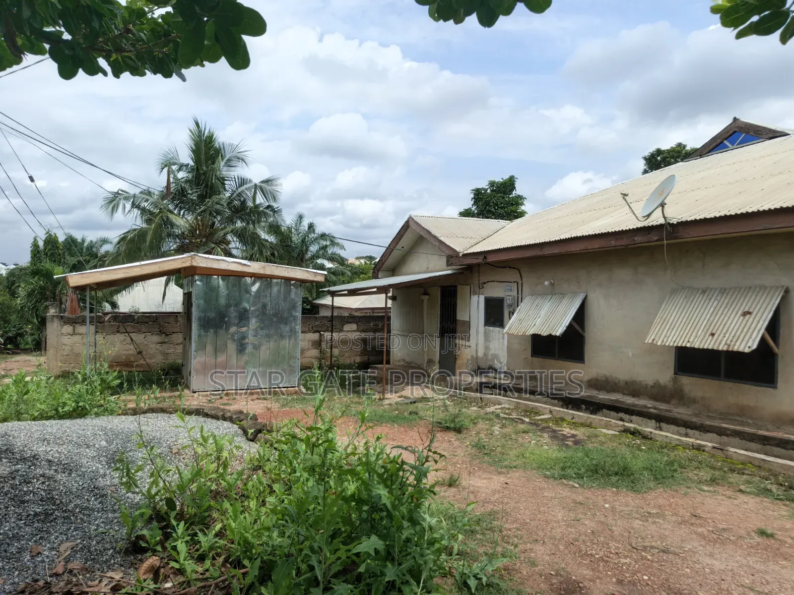 6bdrm House in Ejisu Dwenease, Kumasi Metropolitan for sale