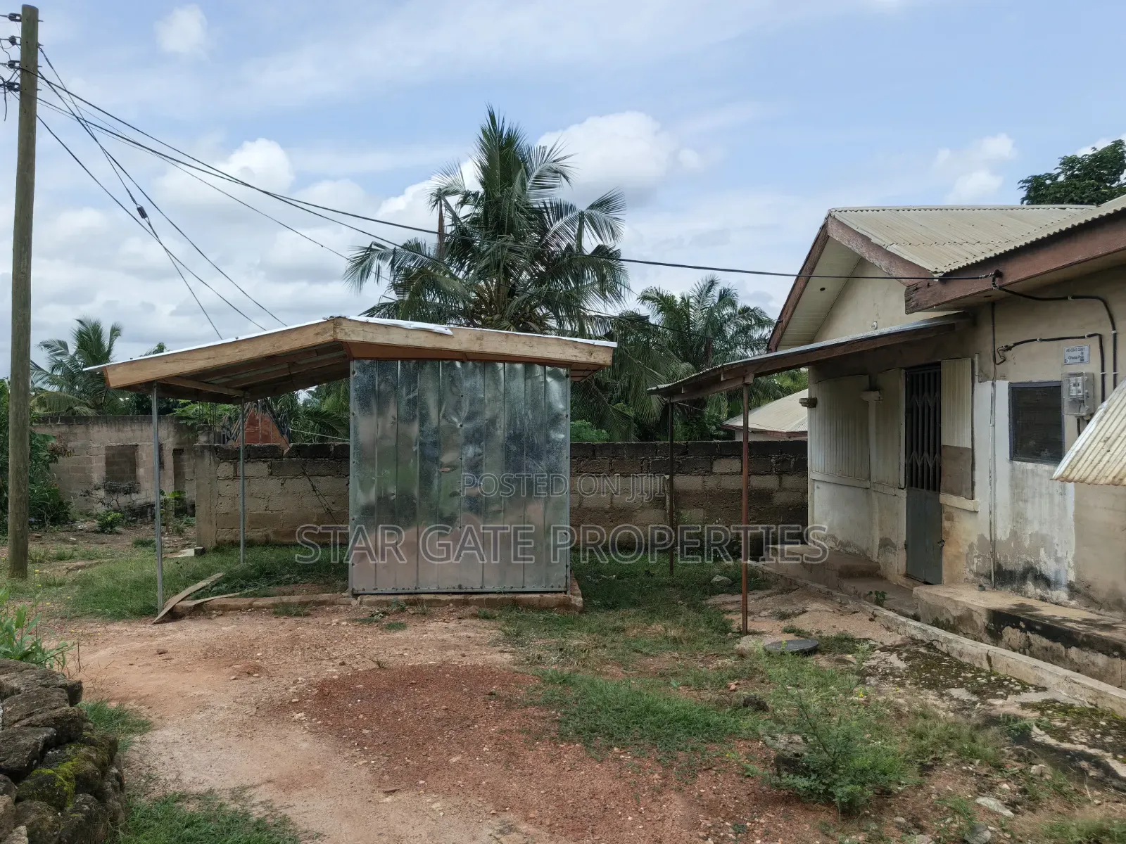 6bdrm House in Ejisu Dwenease, Kumasi Metropolitan for sale