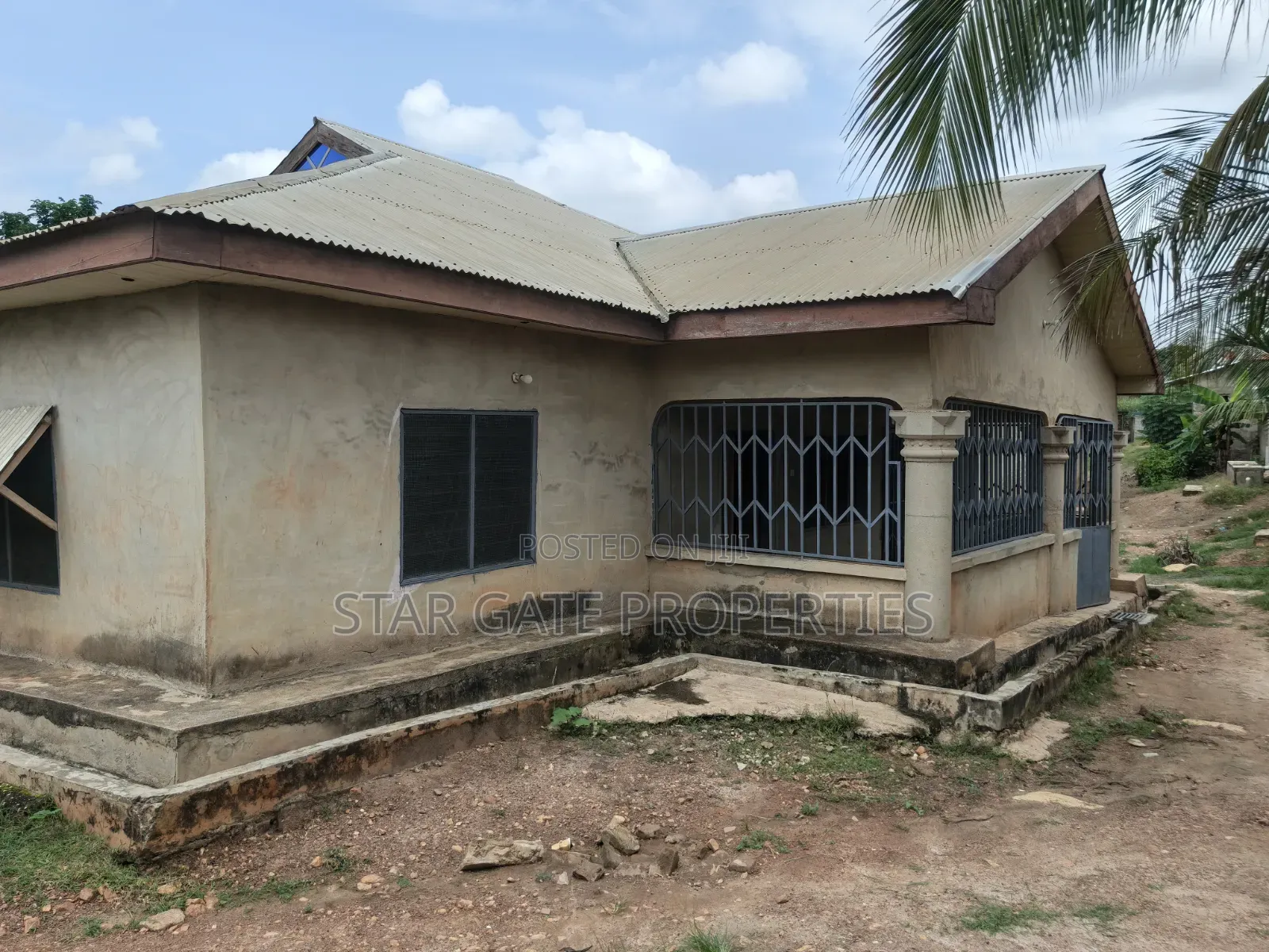 6bdrm House in Ejisu Dwenease, Kumasi Metropolitan for sale