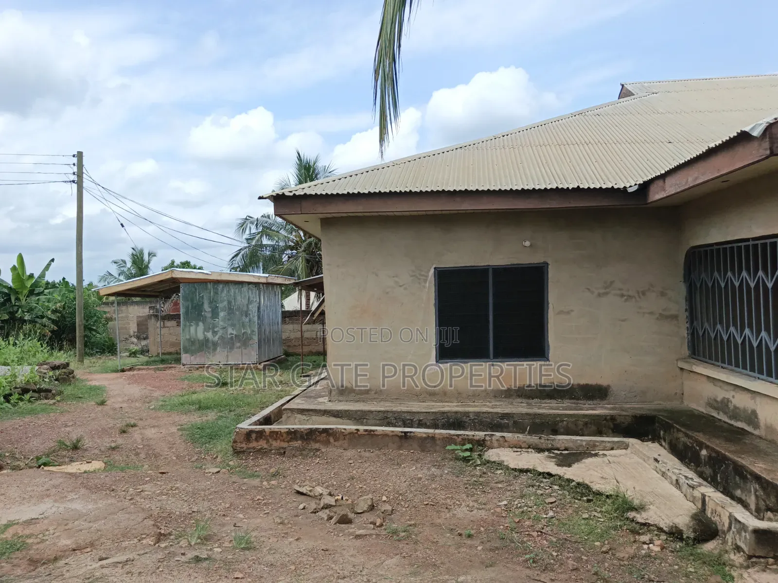 6bdrm House in Ejisu Dwenease, Kumasi Metropolitan for sale