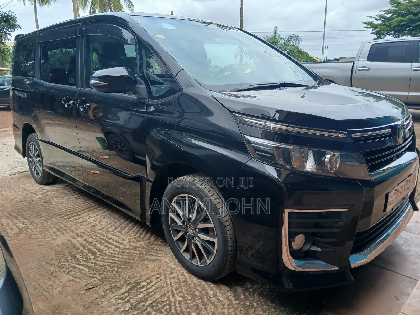 Toyota Voxy 2014 Black