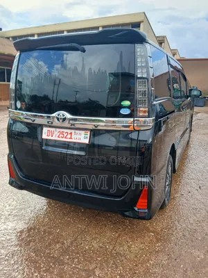 Toyota Voxy 2014 Black