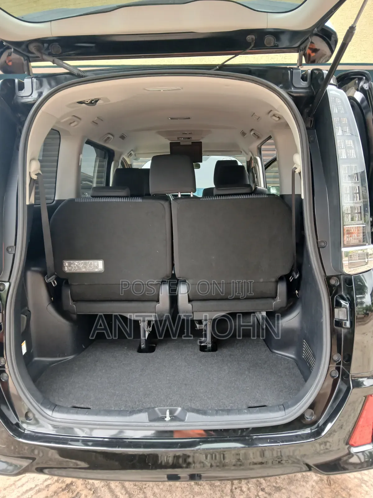 Toyota Voxy 2014 Black