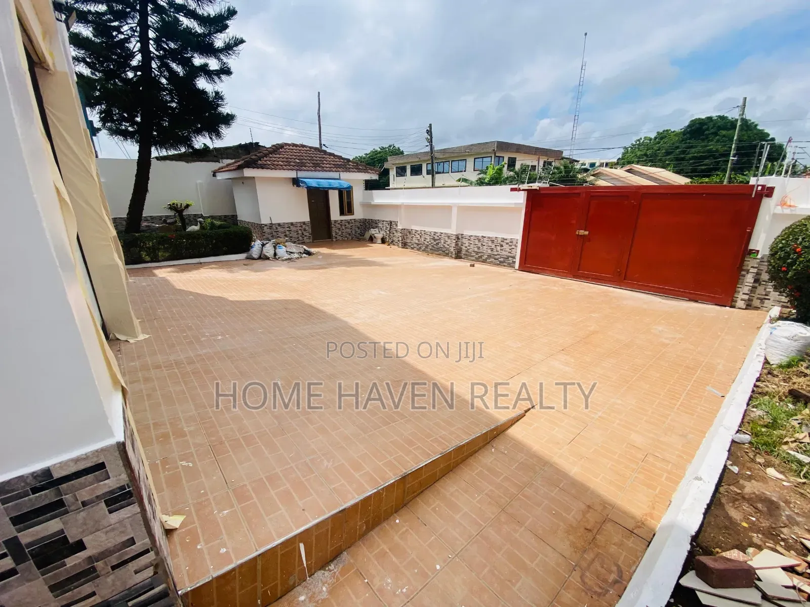 4bdrm House in Abelemkpe, Lincoln School Area for rent