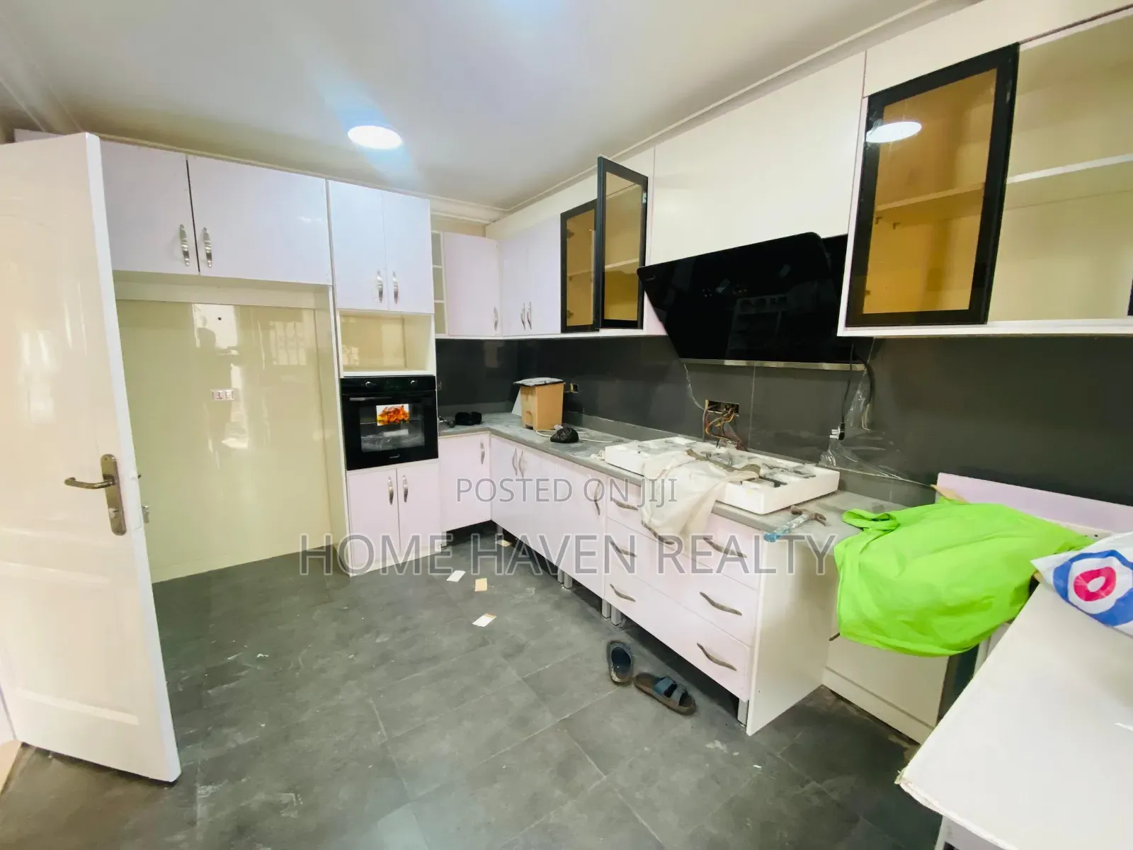 4bdrm House in Abelemkpe, Lincoln School Area for rent