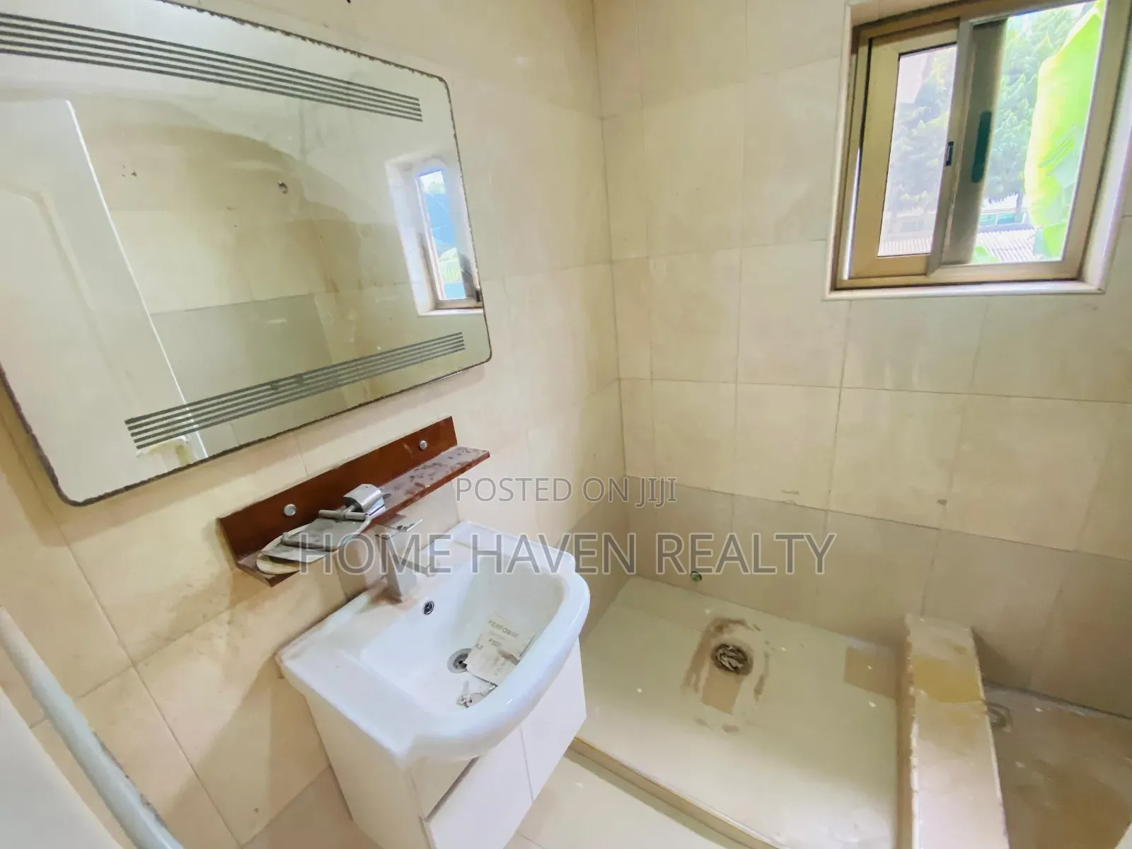 4bdrm House in Abelemkpe, Lincoln School Area for rent