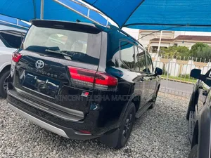Toyota Land Cruiser 2025 Black