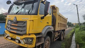 Sinotruk Howo 2020 Yellow