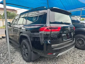Toyota Land Cruiser 2025 Black