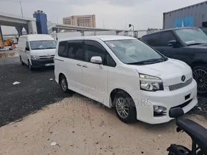Toyota Voxy 2011 White