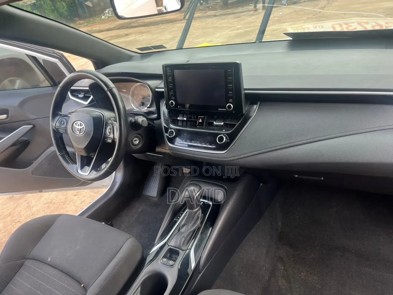Toyota Corolla SE 2022 White