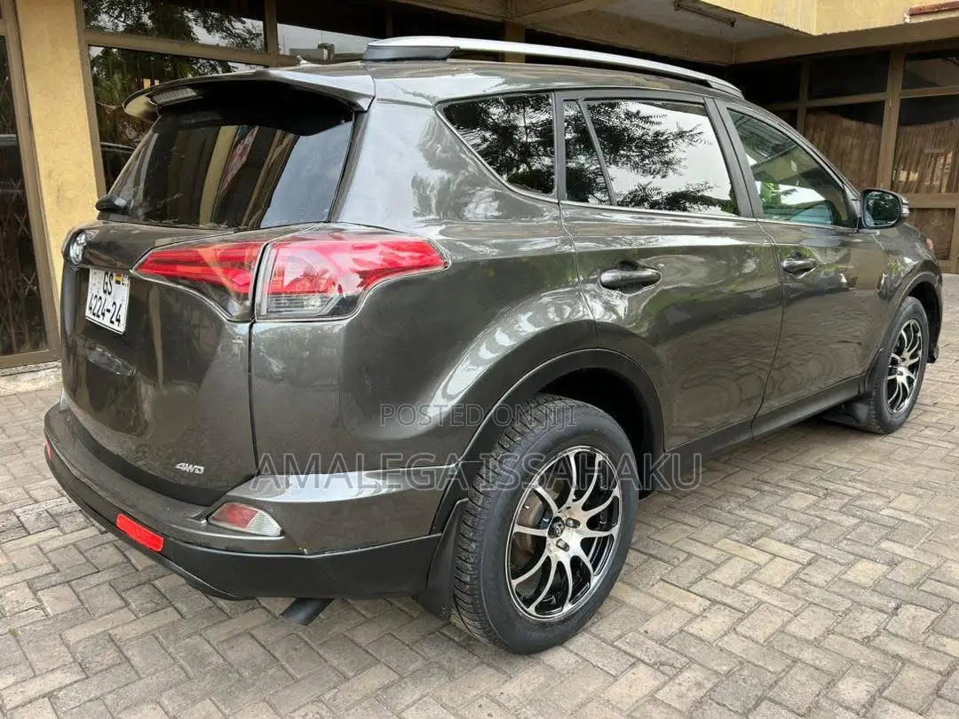 Toyota RAV4 LE 4dr SUV AWD (2.5L 4cyl 6A) 2015 Gray