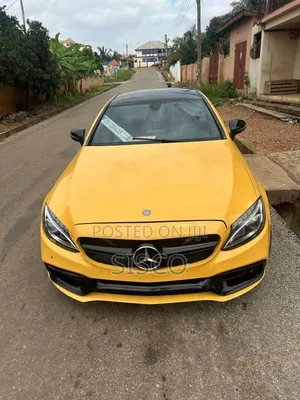 Mercedes-Benz C300 Base 4Matic Coupe AWD (2.0L 4cyl 7A) 2017 Yellow