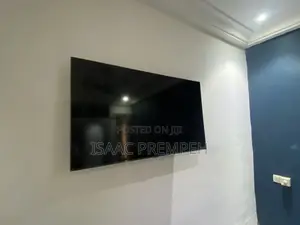 Used Samsung Crystal Uhd Smart Tv Tu7000 50”