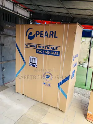 Fabulous Pearl PVC-1540-28ab Three-Door Glass Display Fridge