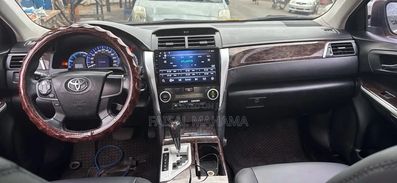 Toyota Camry 2014 Silver