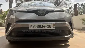 Toyota C-HR XLE FWD Sport Utility (2.0L 4cyl 2AM) 2018 Gray