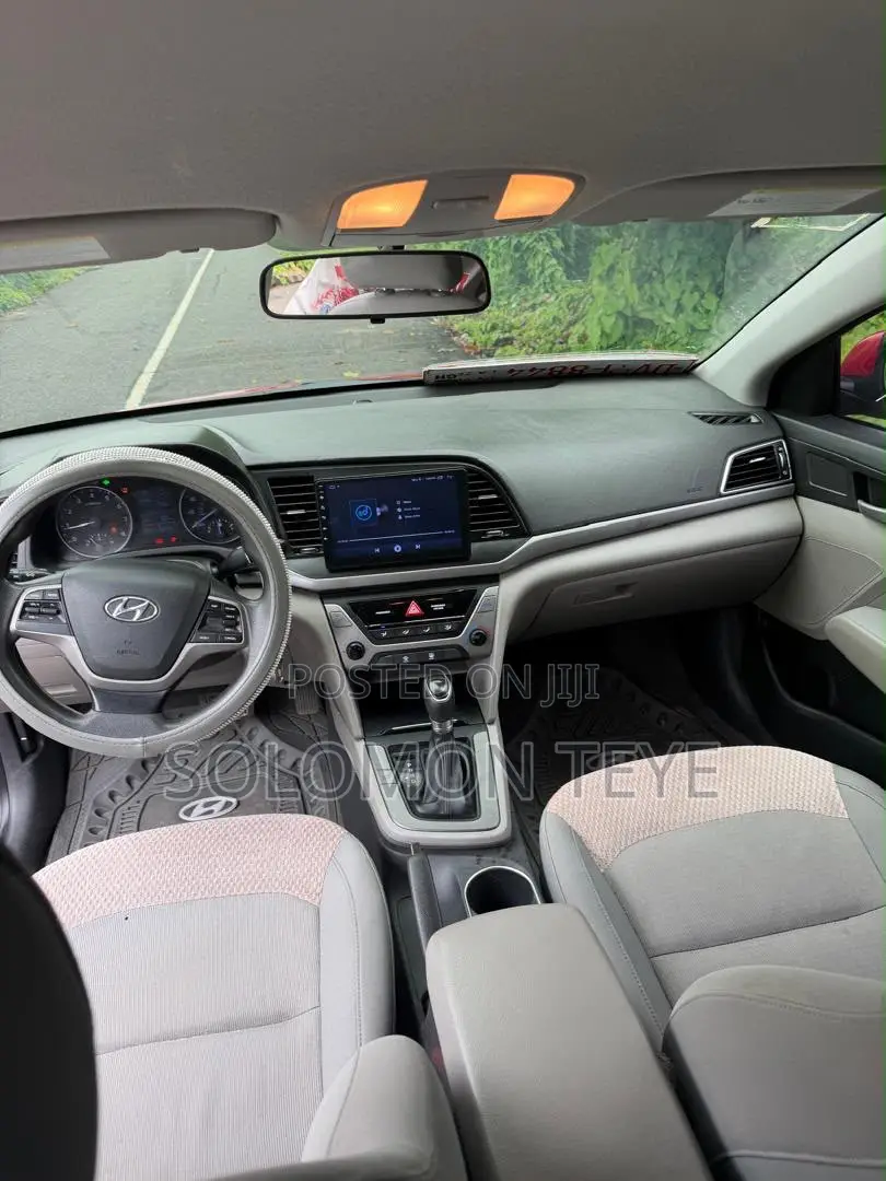 Hyundai Elantra Value Edition Sedan FWD (2.0L 4cyl 6A) 2017 Red