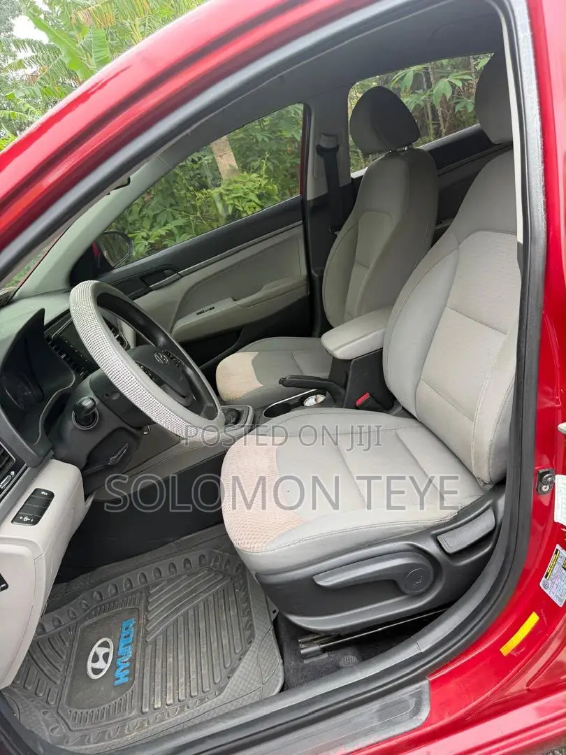 Hyundai Elantra Value Edition Sedan FWD (2.0L 4cyl 6A) 2017 Red