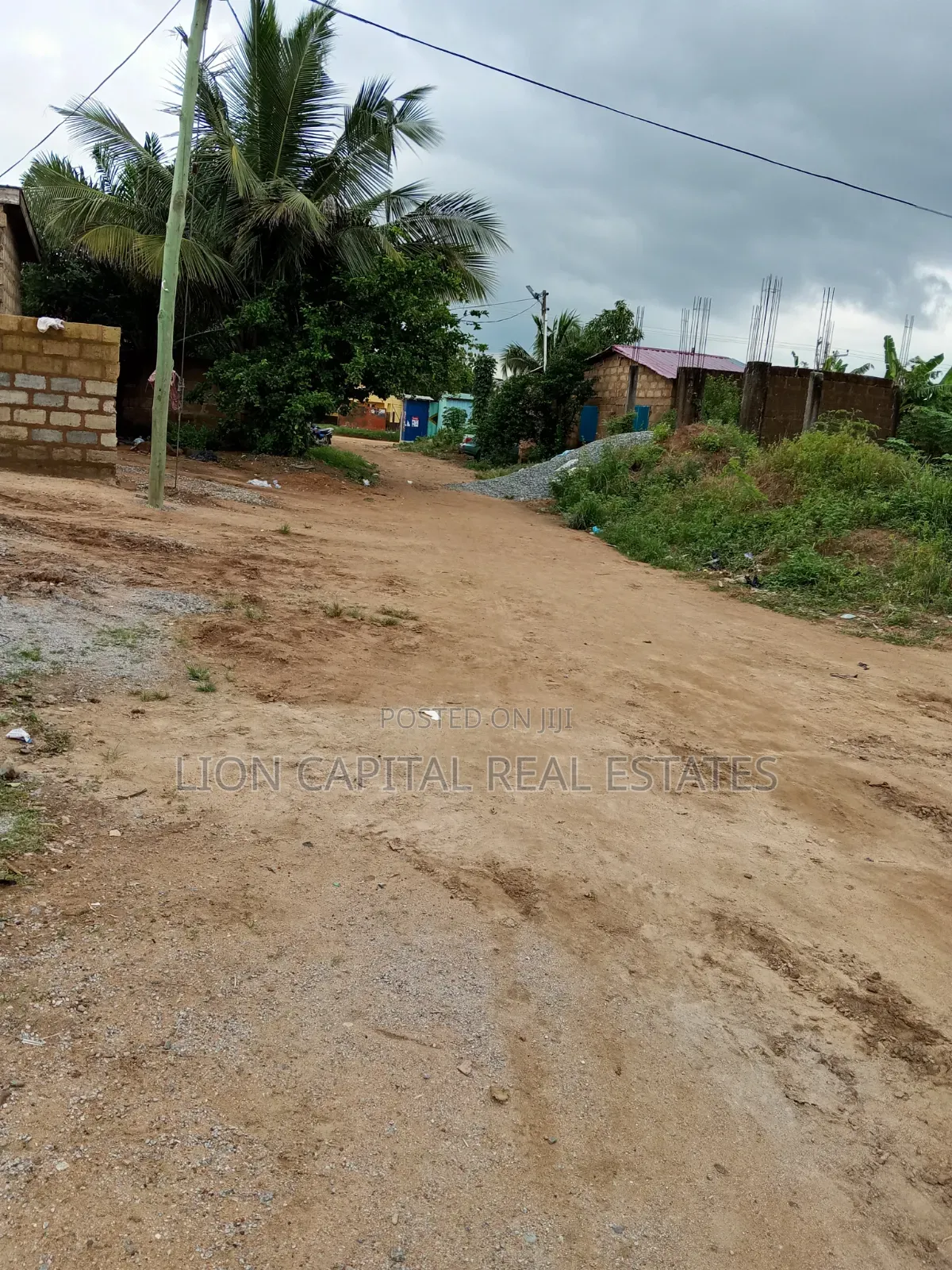 Land for Sale at Ablekuma Afuaman With an Old House on It