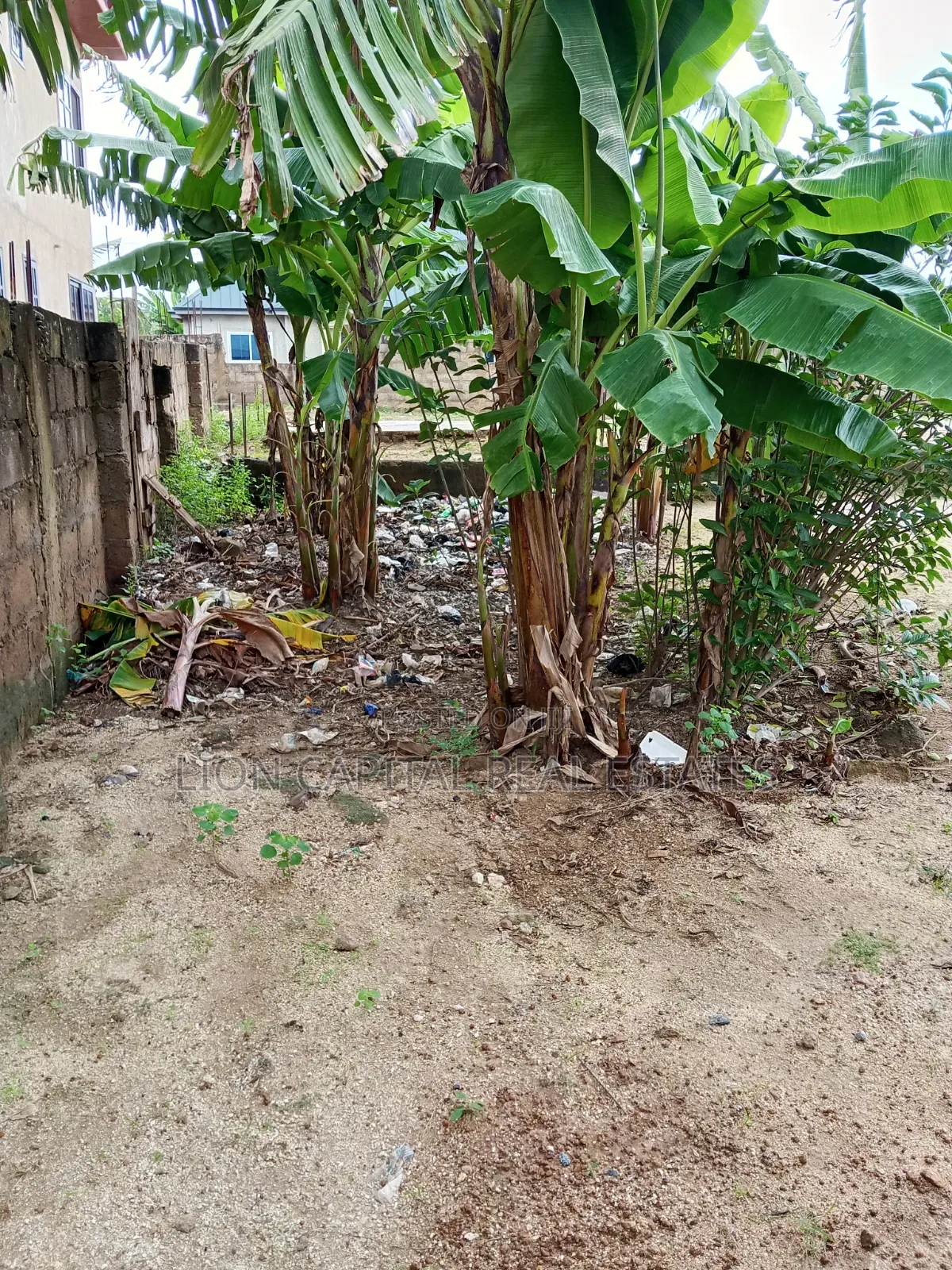Land for Sale at Ablekuma Afuaman With an Old House on It