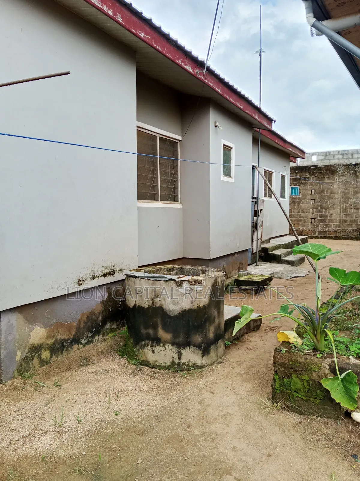 Land for Sale at Ablekuma Afuaman With an Old House on It