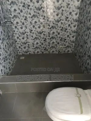 4bdrm House in West Hills Mall Area for sale