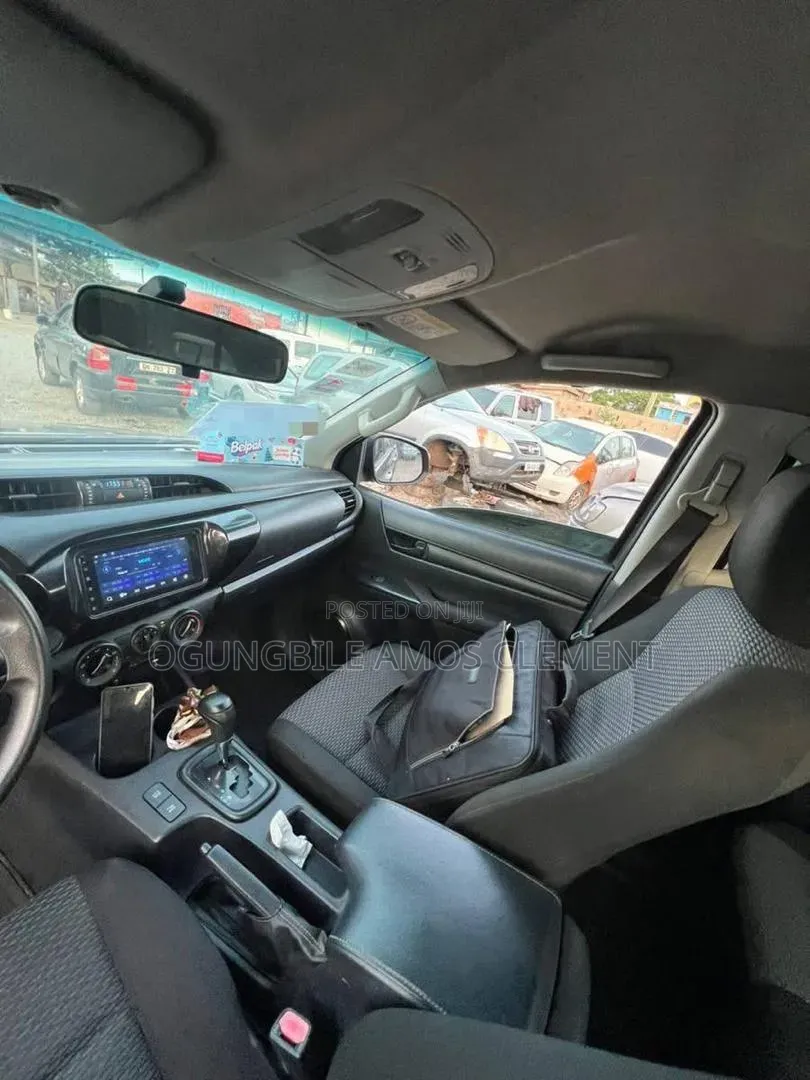 Toyota Hilux 2012