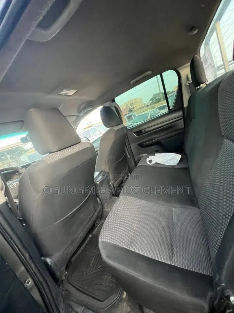 Toyota Hilux 2012