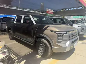 New Nissan Frontier PRO-4X Crew Cab 4WD 6.1 ft. SB 2026 Brown