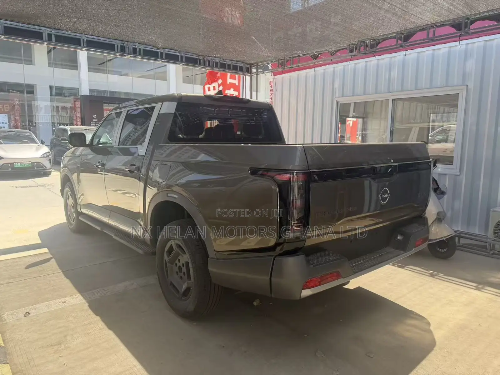 New Nissan Frontier PRO-4X Crew Cab 4WD 6.1 ft. SB 2026 Brown
