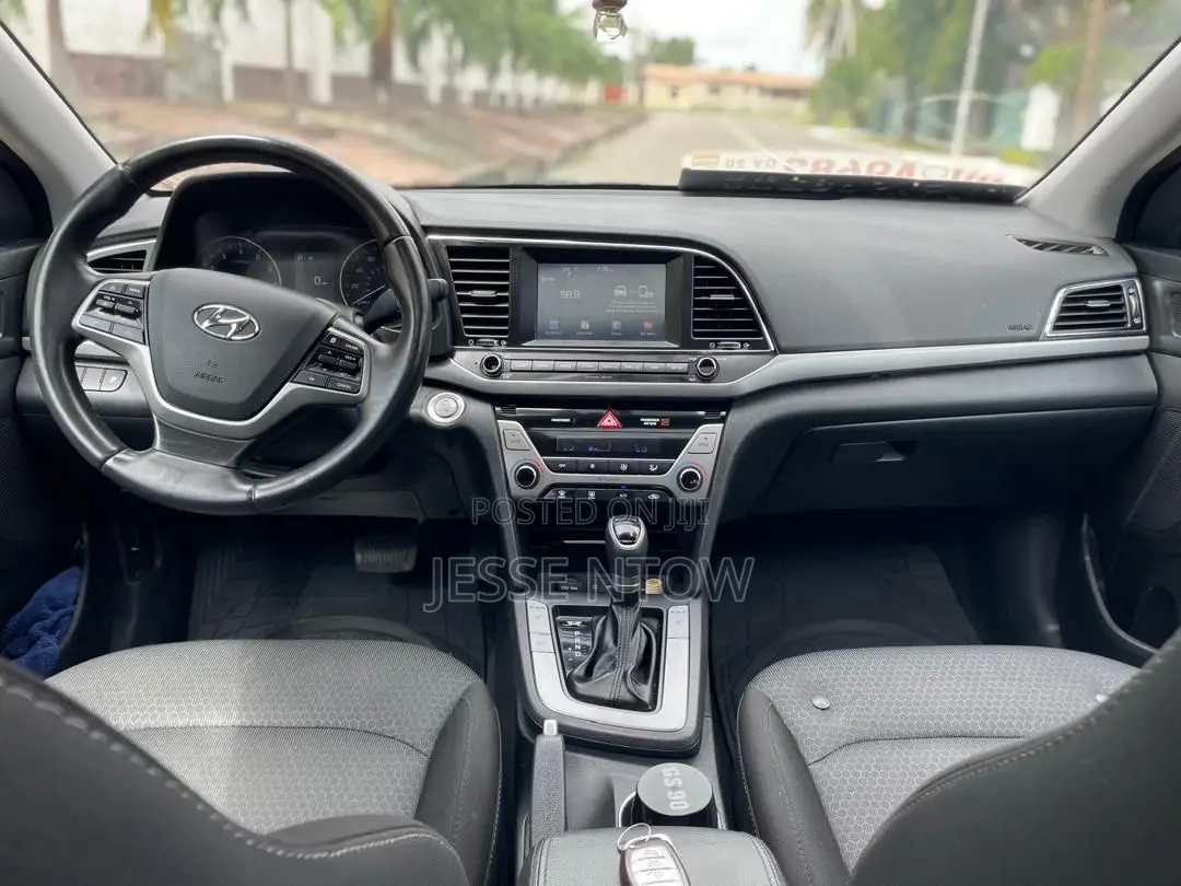 Hyundai Elantra 2017 White