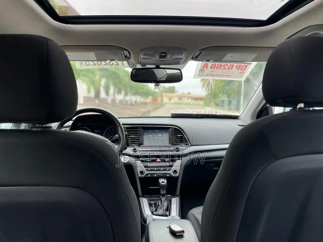 Hyundai Elantra 2017 White