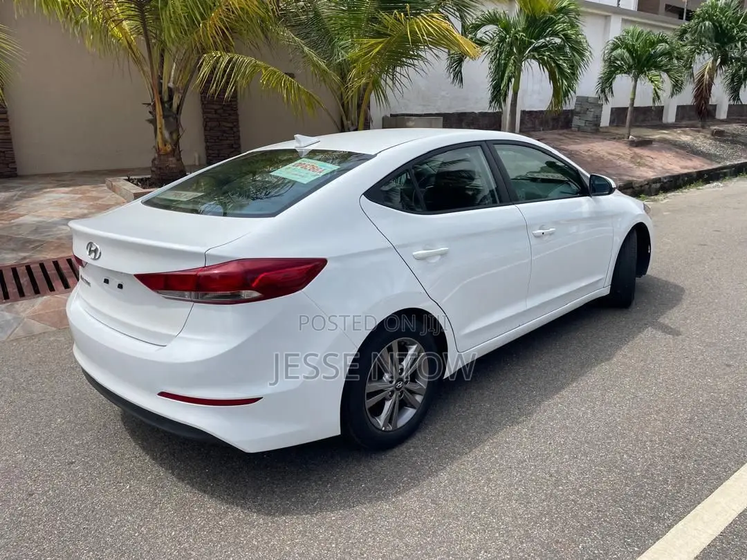 Hyundai Elantra 2017 White