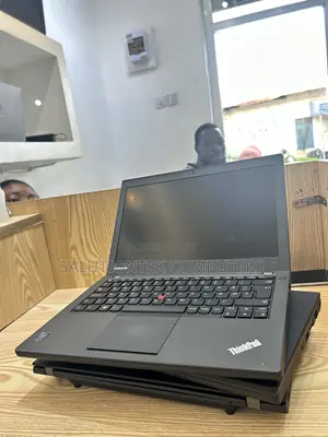 Laptop Lenovo ThinkPad X240 4GB Intel Core i5 HDD 500GB