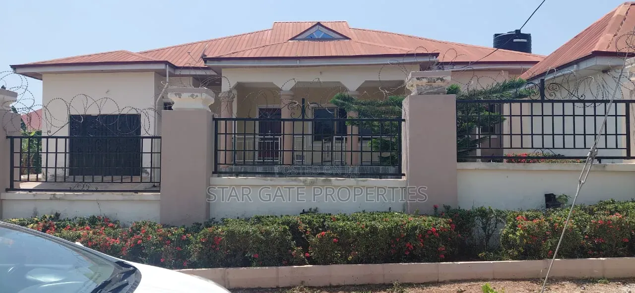 4bdrm House in Kotwi New Site., Kumasi Metropolitan for rent