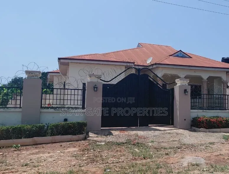 4bdrm House in Kotwi New Site., Kumasi Metropolitan for rent