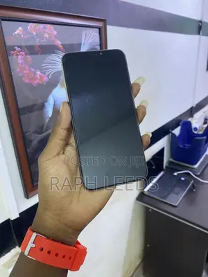 New Apple iPhone 11 Pro Max 64 GB Gold