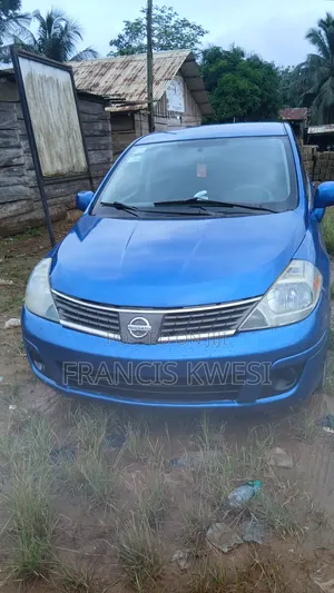 Nissan Versa 2010 Blue