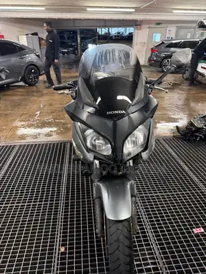 Honda CB 2005 Gray