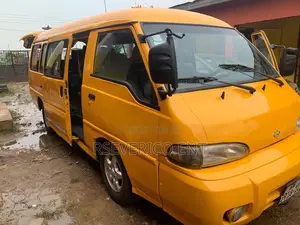 Hyundai H-100 2004 Yellow