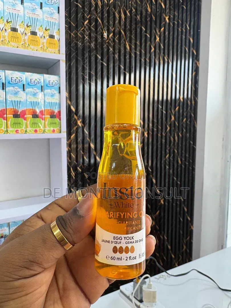 Insta White Clarifying Oil (Egg Yolk Formula).