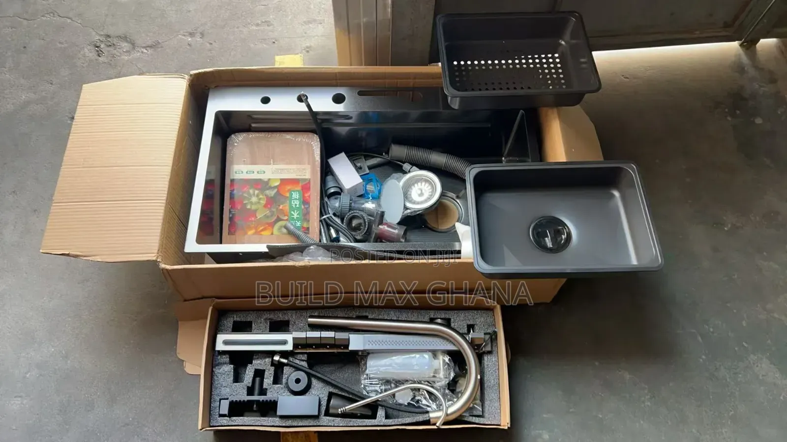 Kitchen Sink With Tap