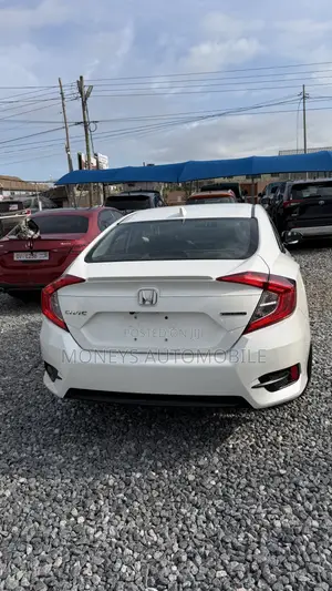 Honda Civic Touring Coupe 2019 White