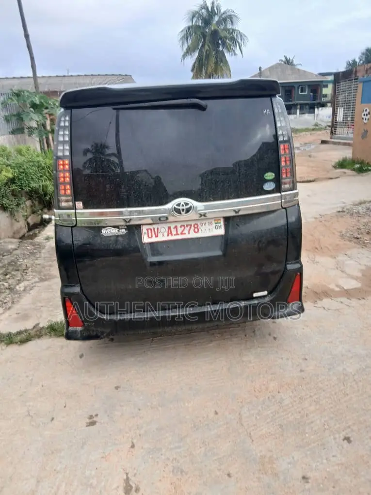 Toyota Voxy 2016 Black
