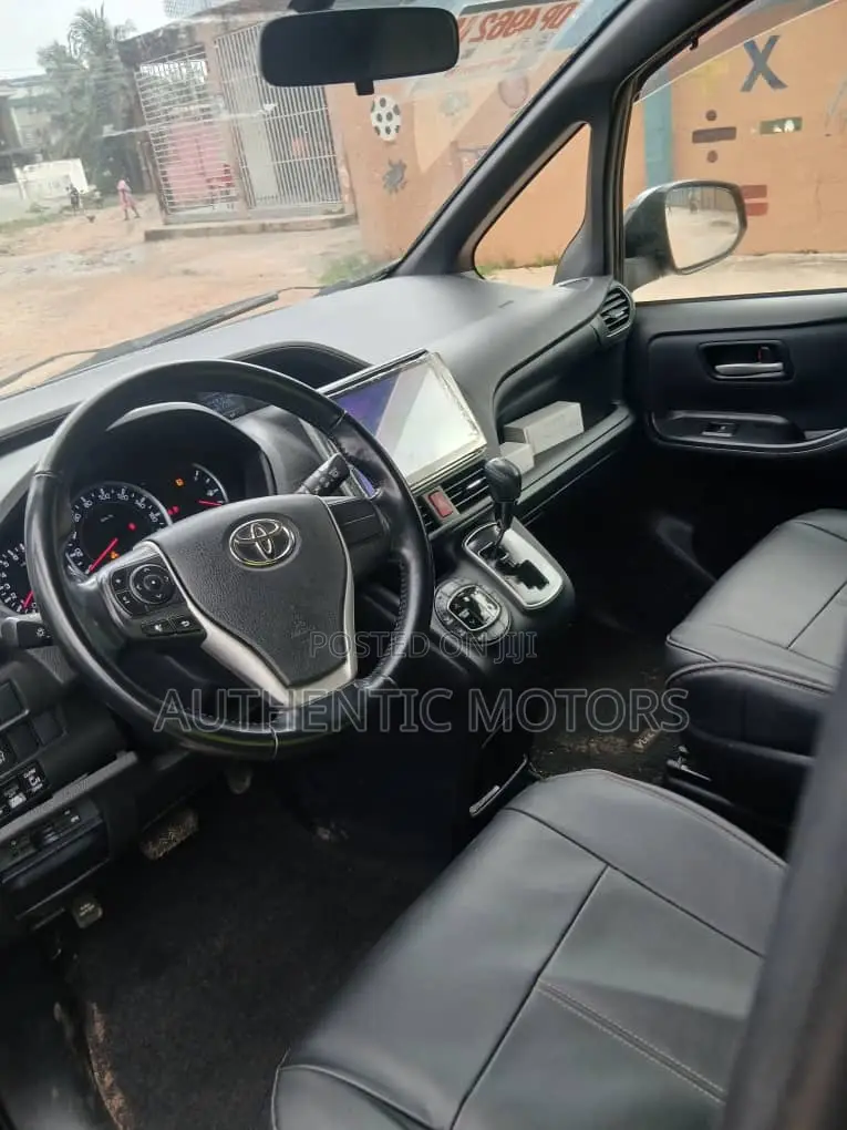 Toyota Voxy 2016 Black