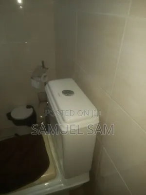 5bdrm House in Tema Community 12 for rent